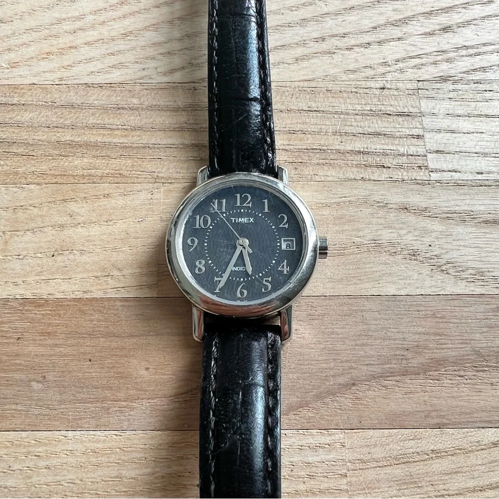 Timex ladies black leather dress watch NEW BATTERY